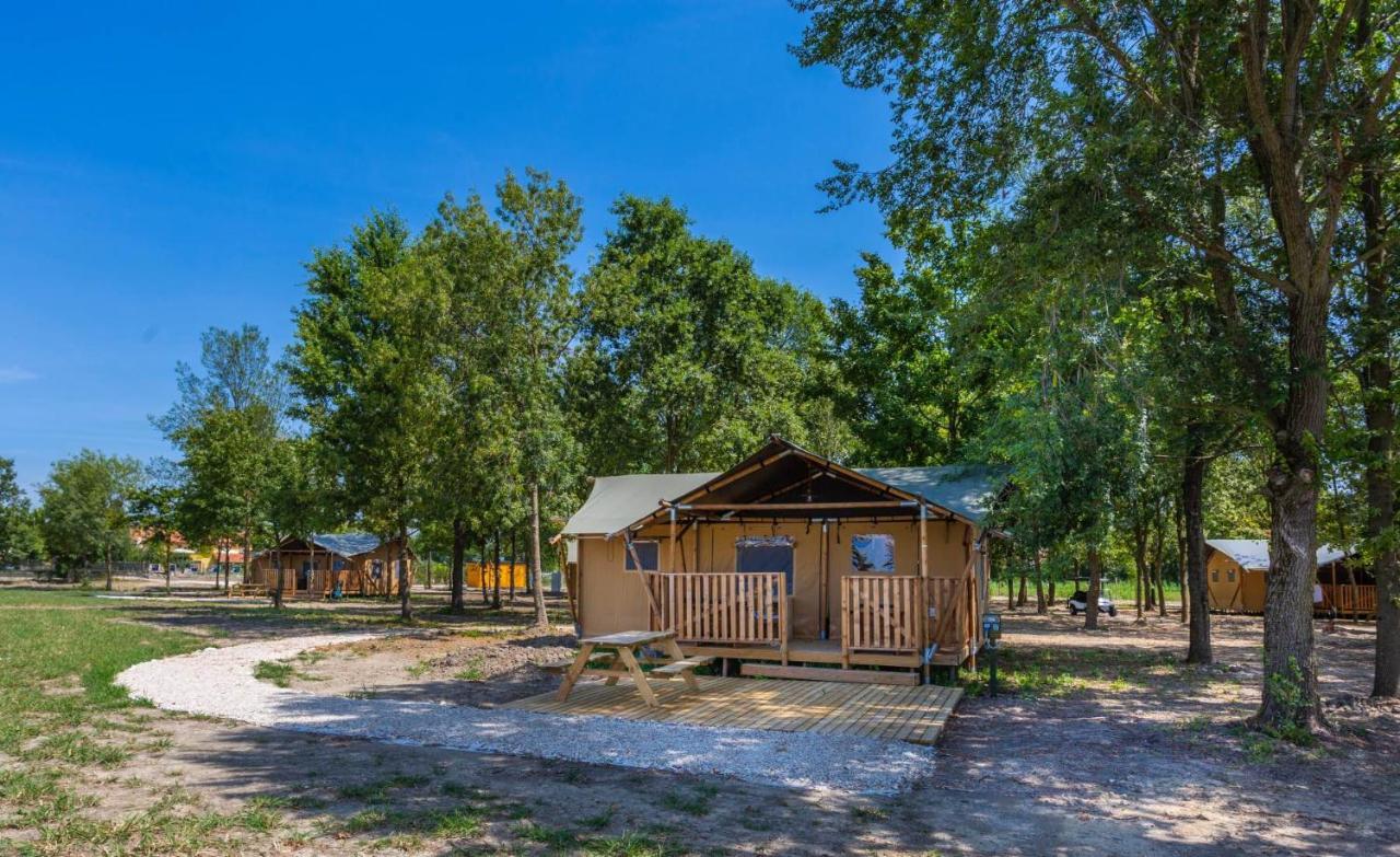 Agriturismo Tenuta Regina - Glamping Luxury Lodges And Apartments Palazzolo dello Stella Exterior photo