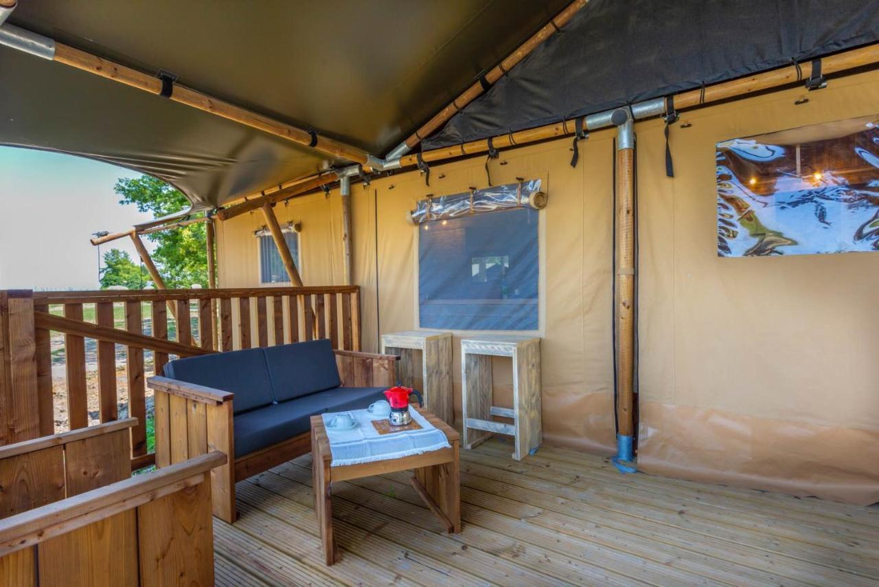 Agriturismo Tenuta Regina - Glamping Luxury Lodges And Apartments Palazzolo dello Stella Exterior photo