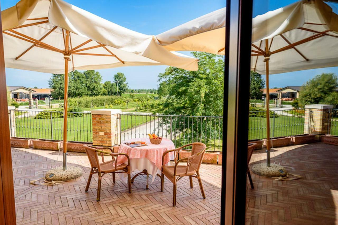 Agriturismo Tenuta Regina - Glamping Luxury Lodges And Apartments Palazzolo dello Stella Exterior photo